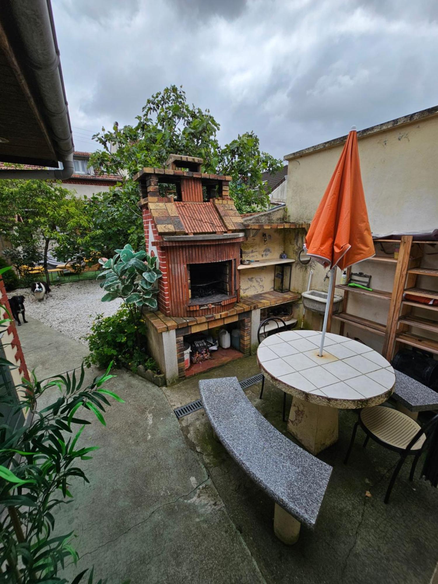 Petite Maison Au Calme Épinay-sur-Seine Екстериор снимка